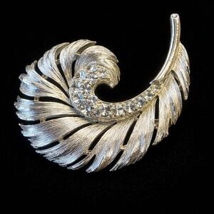 Vintage Lisner Gold Tone Feather Swirl Rhinestone Brooch Pin MCM Leaf Design